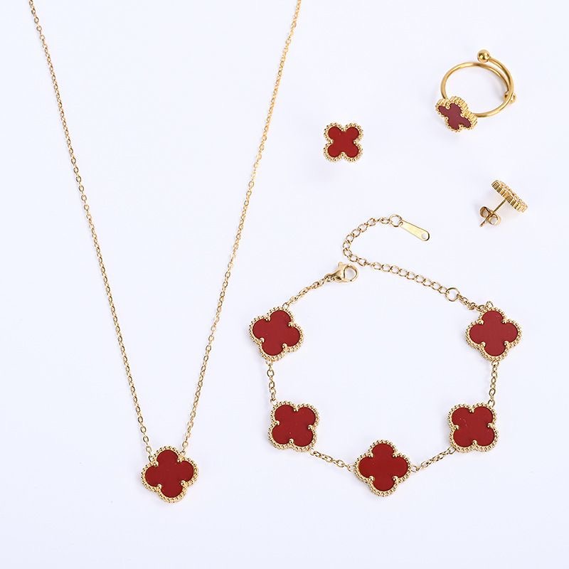 ✨ Parure trèfle en acier inoxydable – Élégance et durabilité réunies