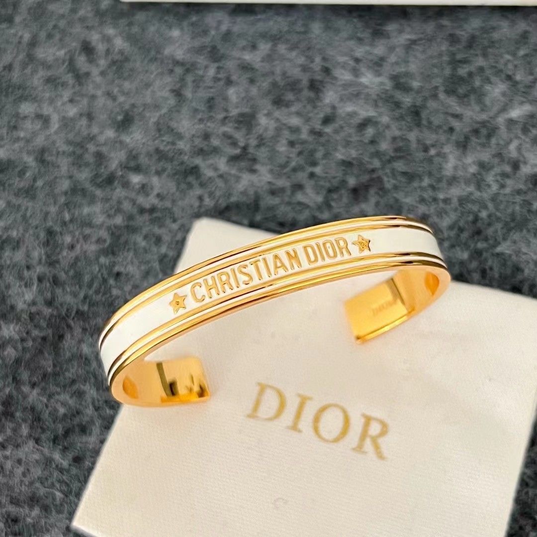 ✨ Bracelets “CHRISTIAN DIOR” en acier inoxydable – Luxe accessible et style affirmé
