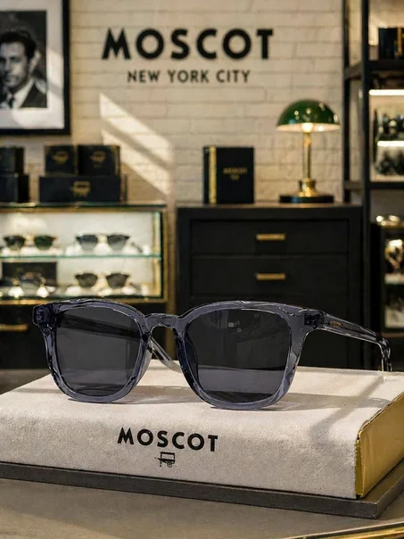 Lunettes de Soleil Transparentes Chic avec Coffret Marque