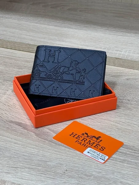 Hermès Embossed Horse Carriage Men's Bifold Wallet (Black)