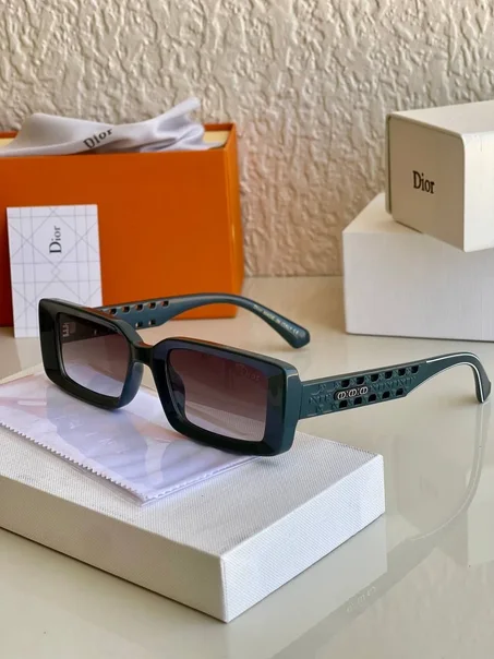Lunettes de Soleil Luxe Chic Vert Olive avec Boîte et Accessoires