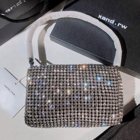 محفظة كتف ماسية لامعة