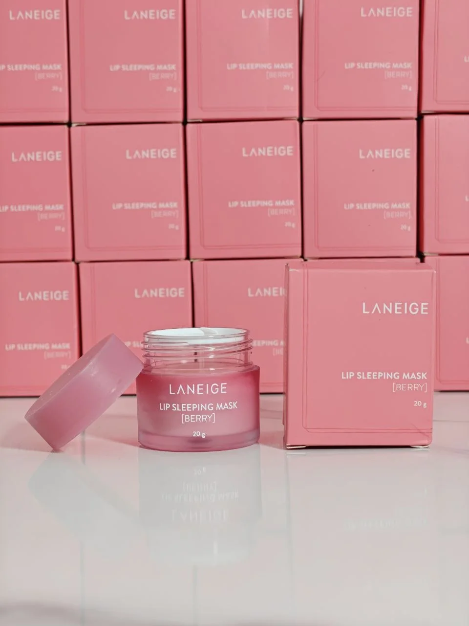 ماسك الشفاه الليلي Laneige – شفايف ناعمة ومرطبة من أول استيقاظ