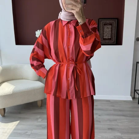 Ensemble rayé luxueux
