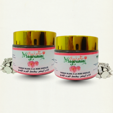 قناع أبيض بمقطر ماء الورد المقطر
