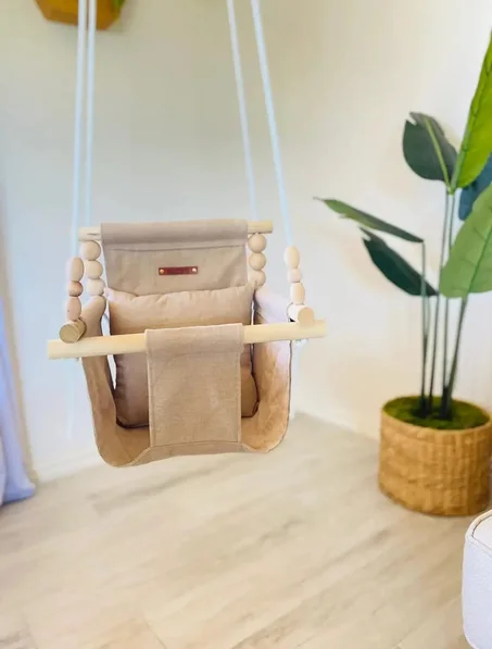 أرجوحة ممتعة وآمنة للأطفال الصغار