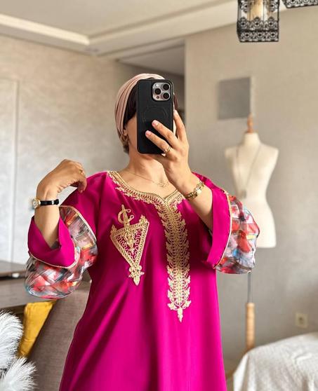 قميص أنيق بخامة كريب روزة – نعومة وأناقة يومية