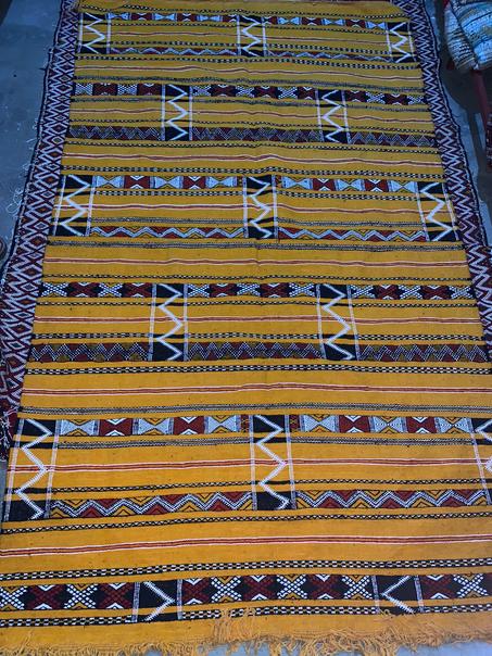 زربية أمازيغية أطلسية صفراء