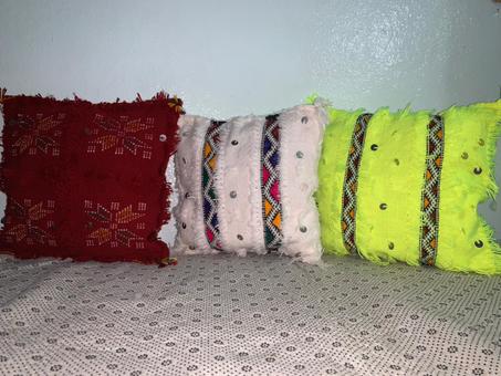 وسائد من التراث الأمازيغي الأطلسي الزياني  القياسات الصغيرة 30/30 سنتيم