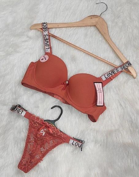 طقم حمالة وصدرية بلون جذاب وجودة ممتازة