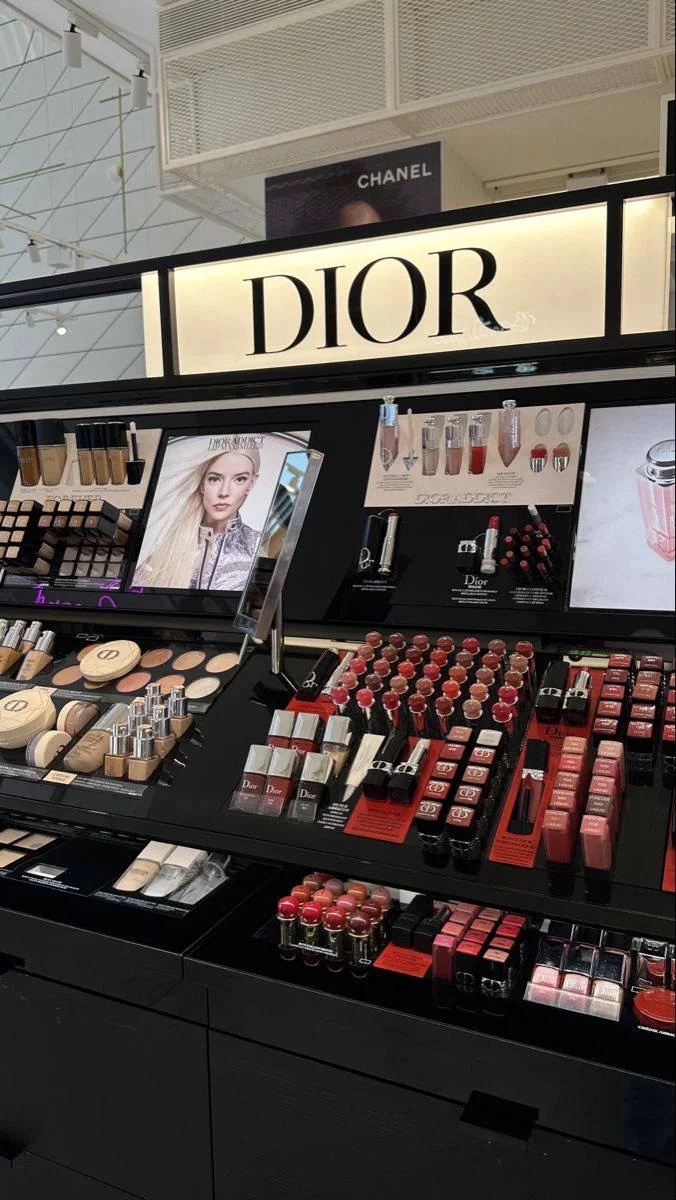 DIOR