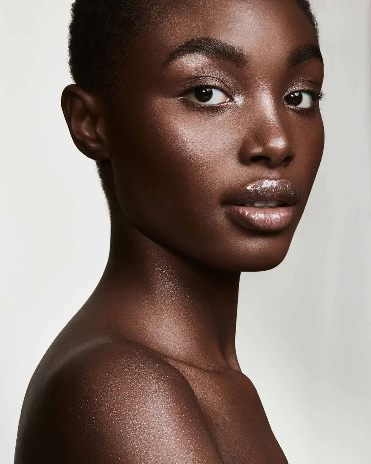 Le Diamond Bomb All-Over Diamond Veil de Fenty Beauty dans la teinte How Many Carats?!