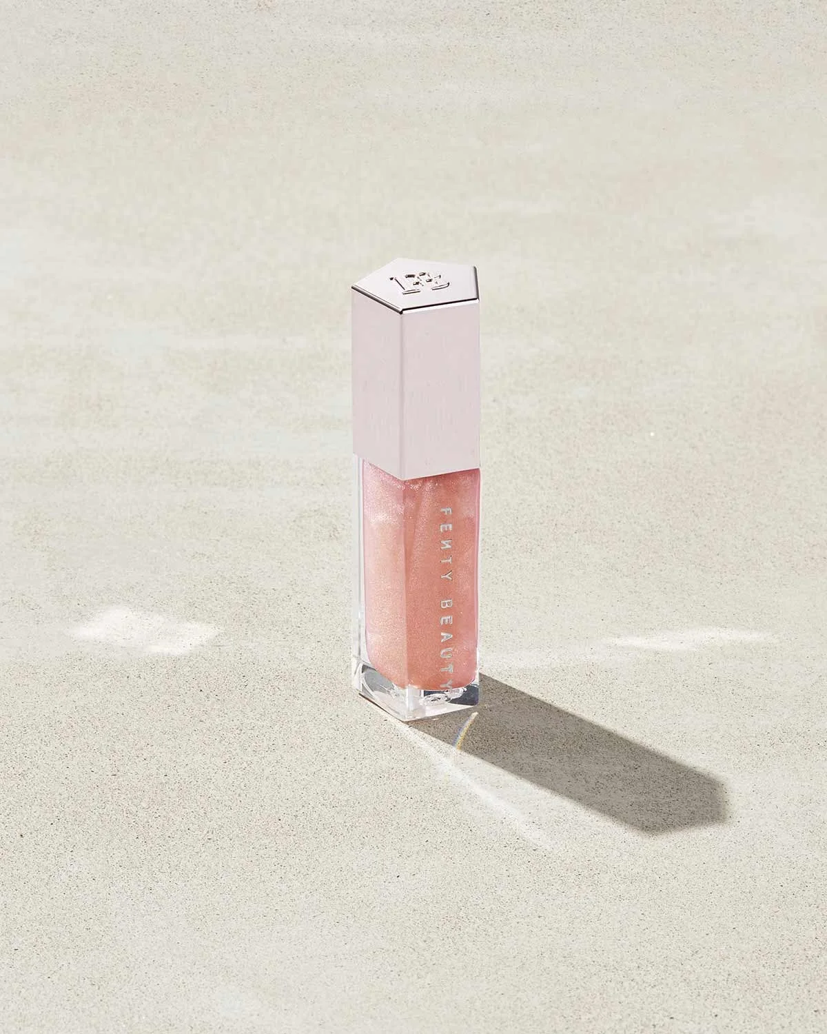 Le Gloss Bomb Universal Lip Luminizer de Fenty Beauty