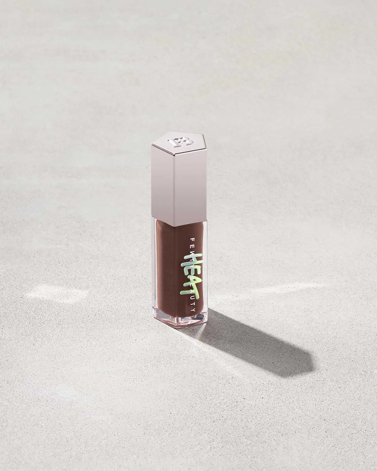 Le Gloss Bomb Heat Universal Lip Luminizer + Plumper de Fenty Beauty