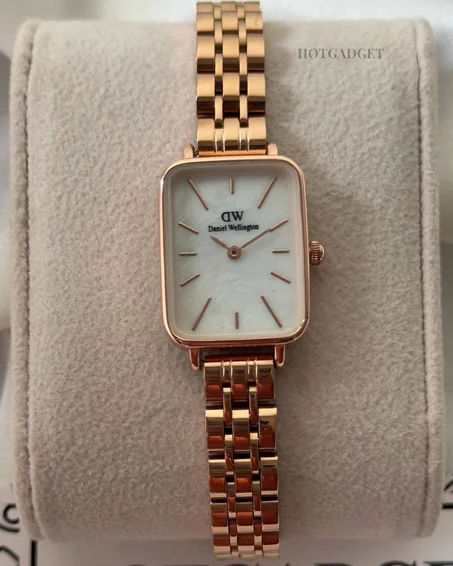 ساعات نسائية