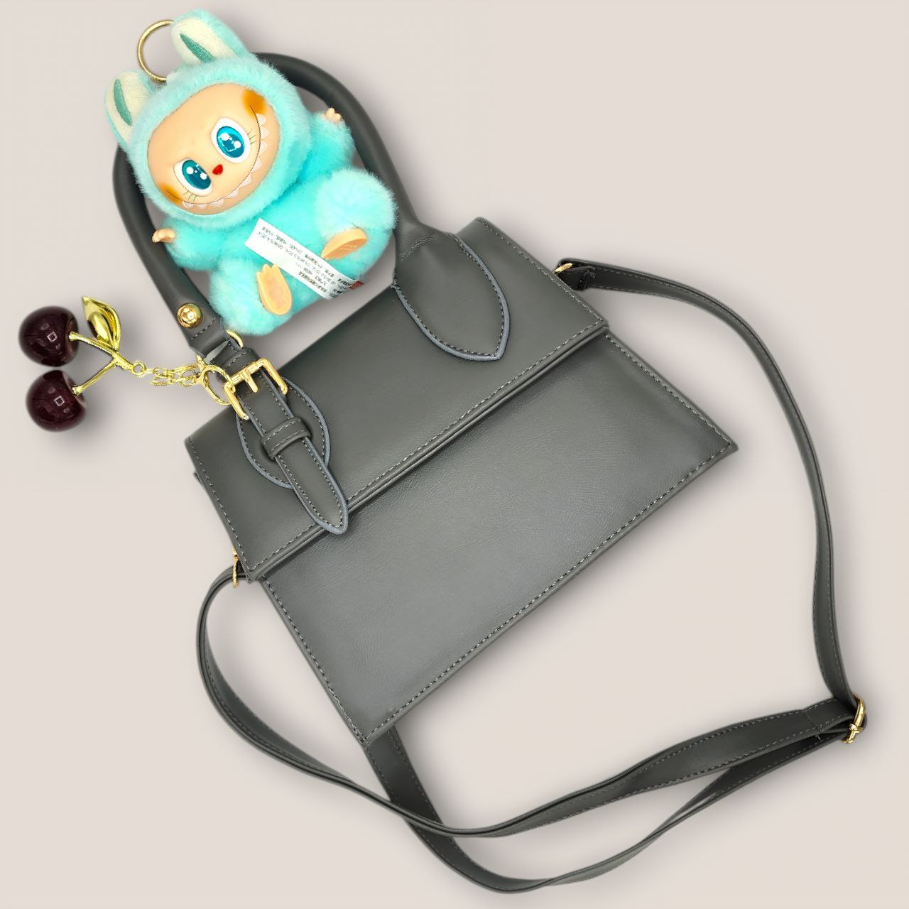 ساك مع لعبة LABOBO