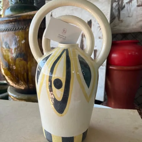 Cruche en céramique décorative