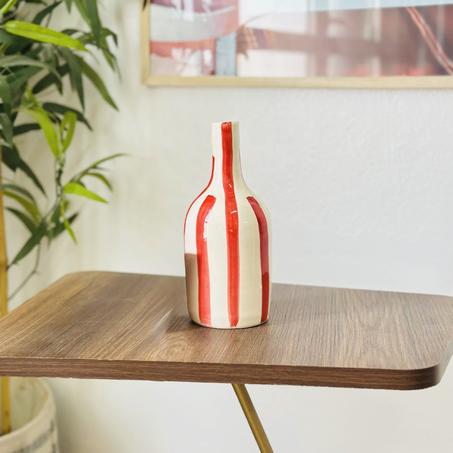 Vase bouteille rouge rayé