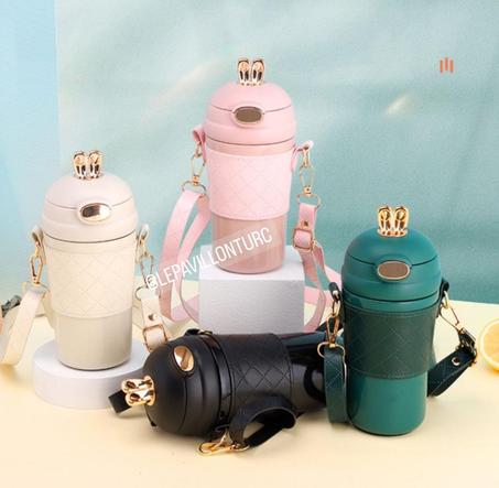 MUG ISOTHERME AVEC PAILLE