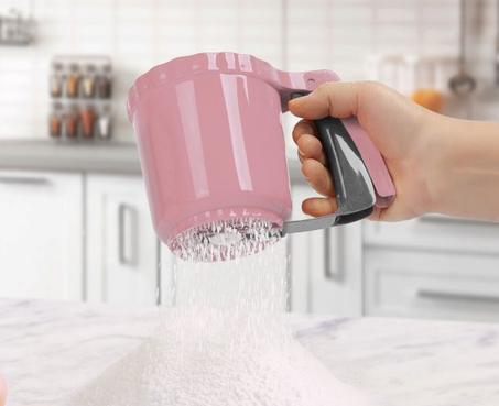 Tamis à farine pratique