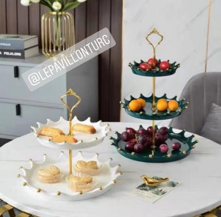 Présentoir avec assiettes forme couronne