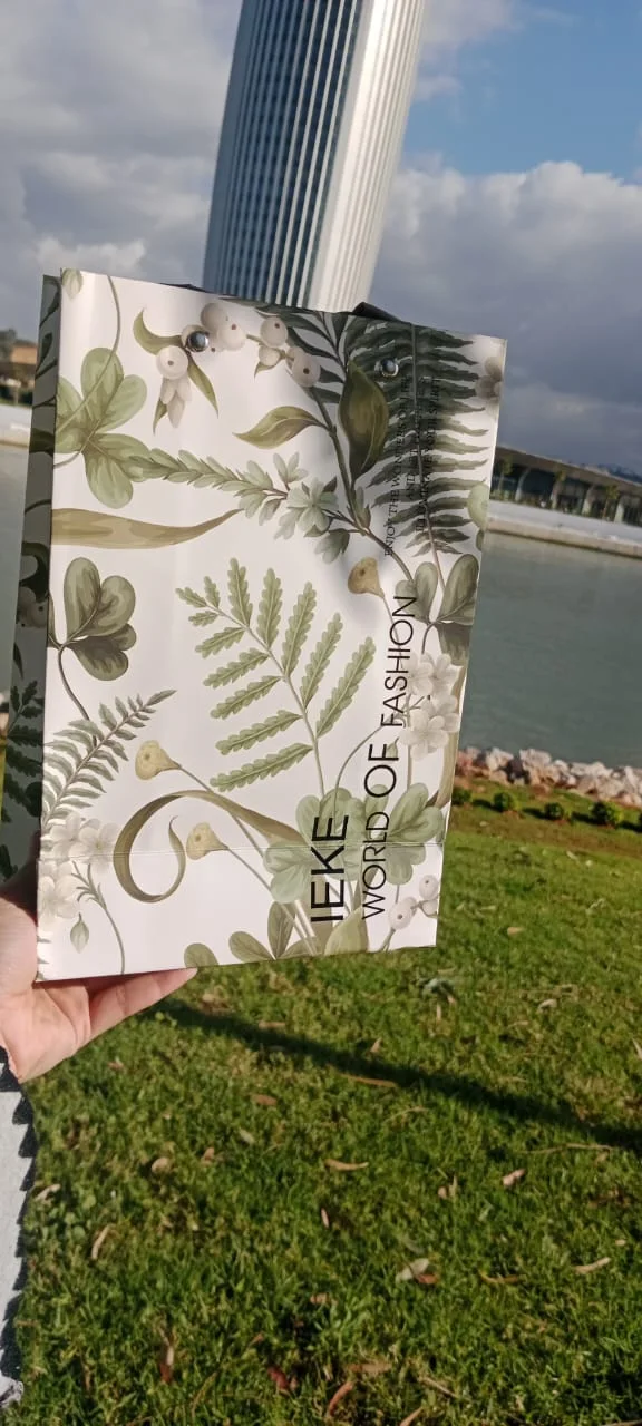 ساعة اليد انيقة للنساء من IEKE  تحتوي على علبة انيقة  + sac