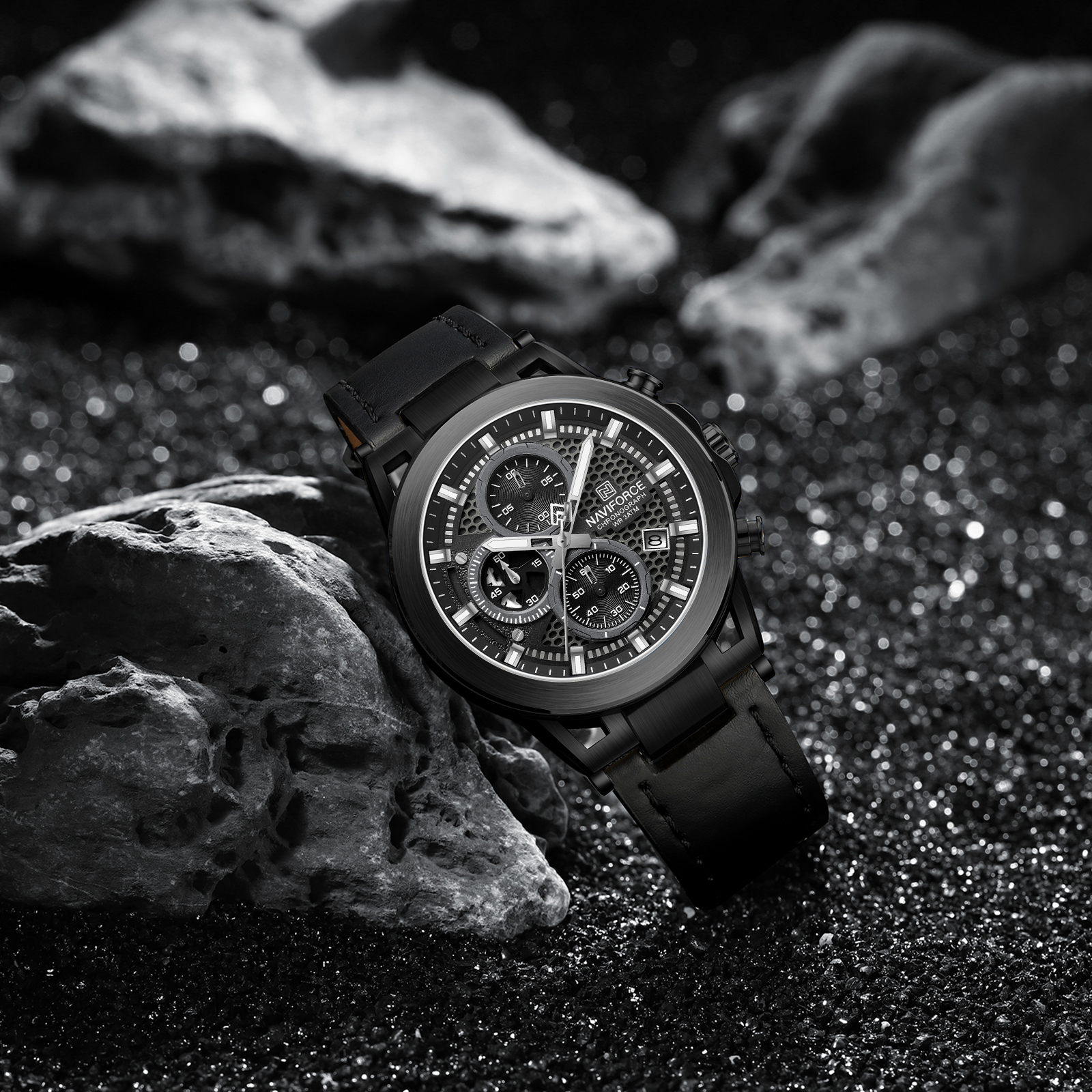 Naviforce NF 8073 is a men