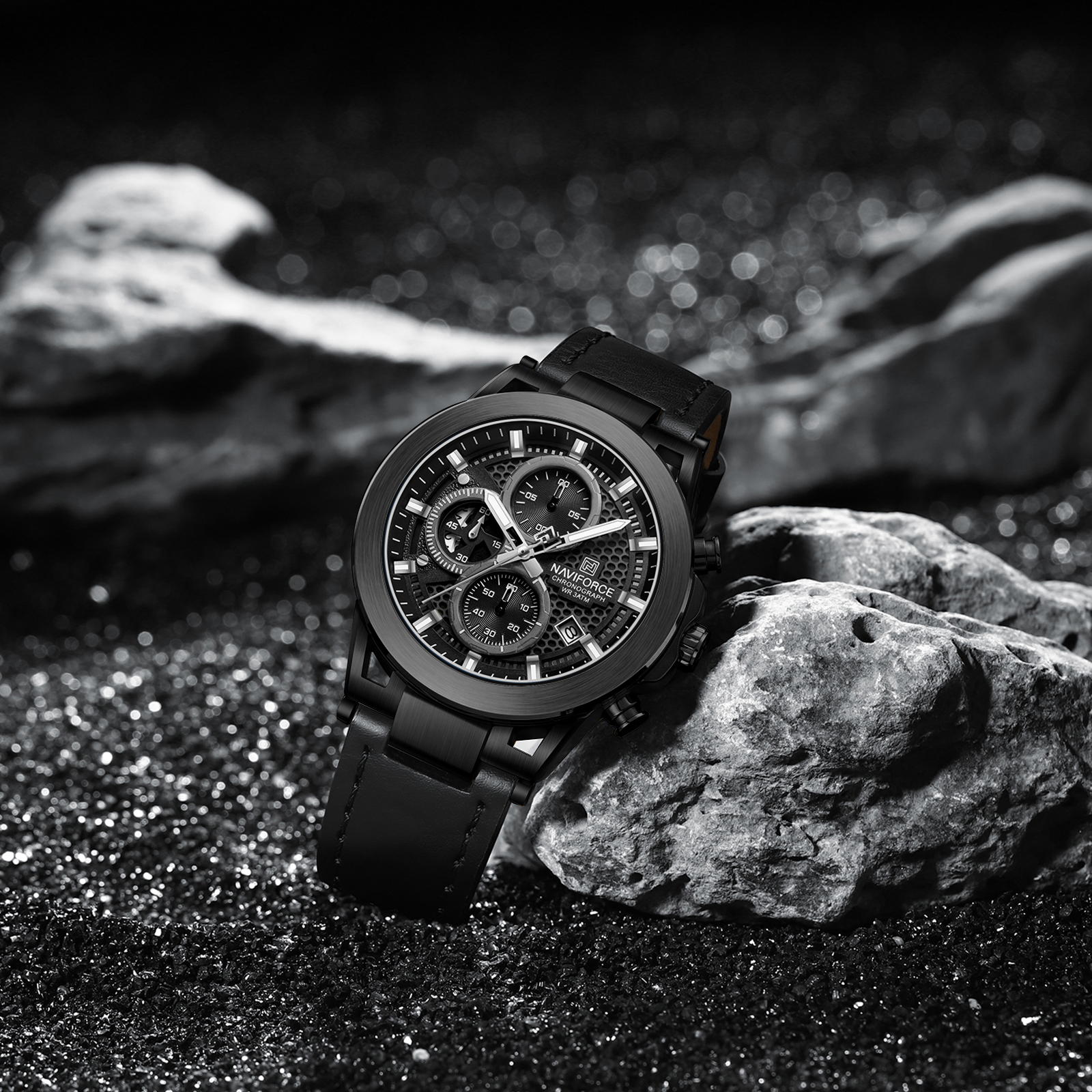 Naviforce NF 8073 is a men