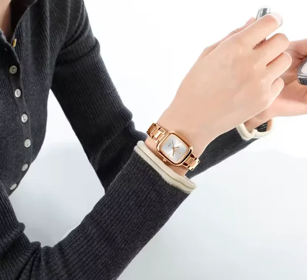 New NAVIFORCE NF5075 Woman Quartz Watch Waterproof High Quality Ladies