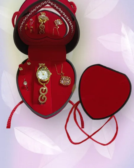 ساعة مع أحلى طقم حلي 🎁