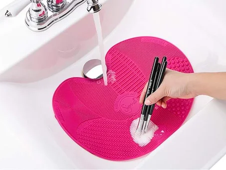 أدوات تنظيف فرش المكياج من السيليكون لمستحضرات التجميل