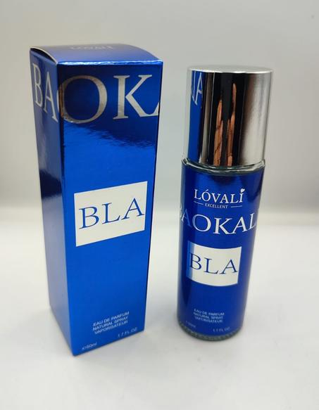زجاجة عطر "Lóvali Excellent OKAL BLA" مع علبتها الزرقاء.