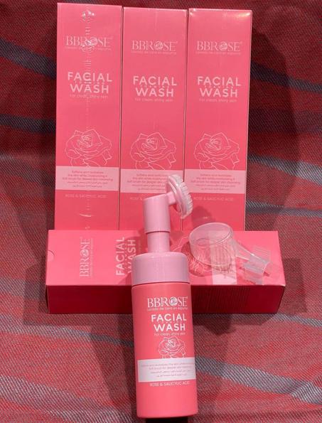BBROSE Facial Wash لتنظيف وتبيض البشرة