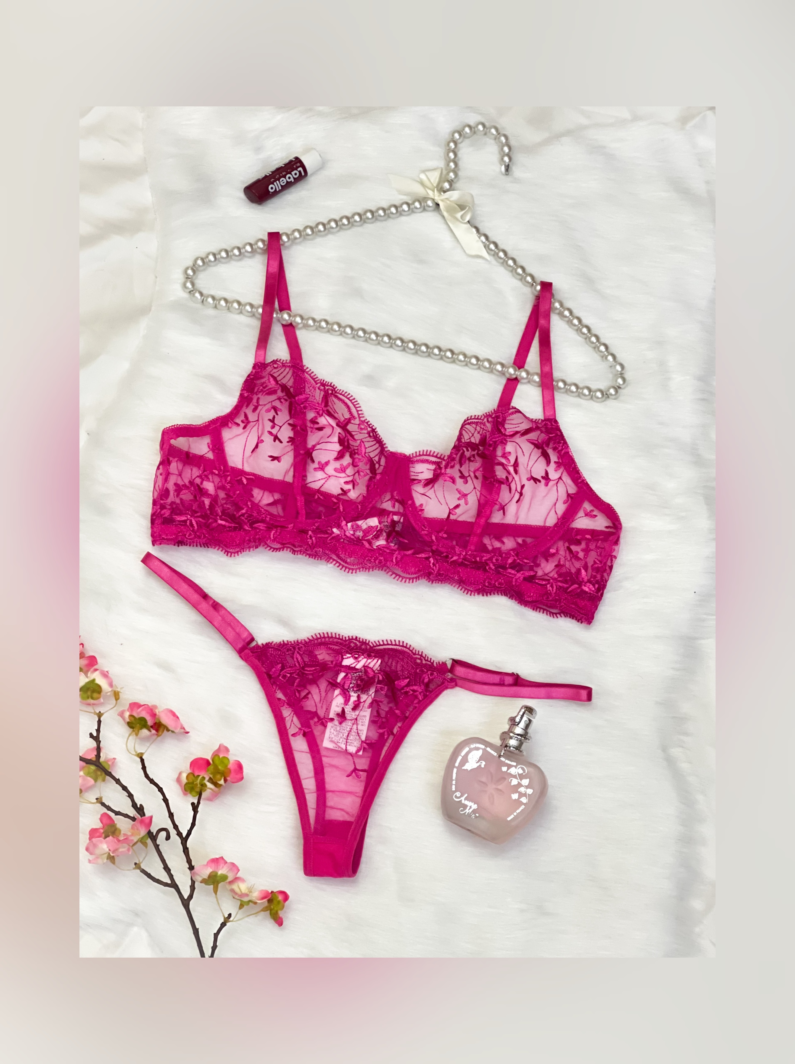 Ensemble de lingerie avec broderie florale rose REF/006
