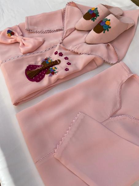 جلابة بنيتات مع قفطان مغربي