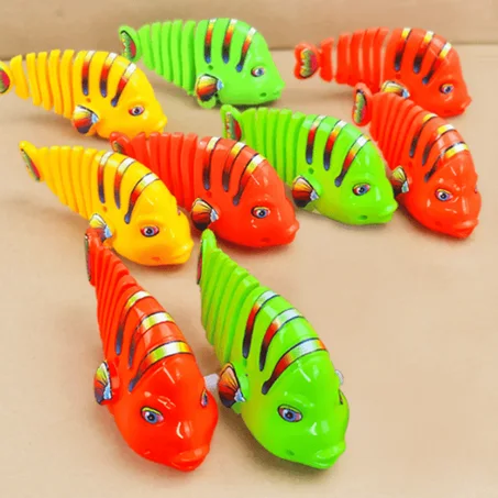 ألعاب السمكة المتحركة البلاستيكية