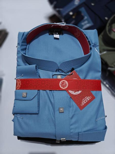 قميص الملتزم الحجم الكبير