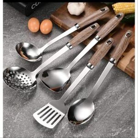 ENSEMBLE D'USTENSILES 1