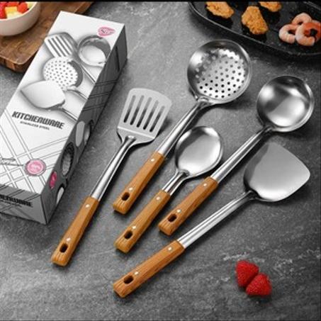 ENSEMBLE D'USTENSILES 2