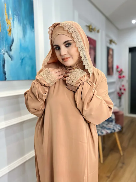 عباية أنيقة بخياطة راقية ولمسة فاخرة – اختيارك المثالي لكل الأوقات