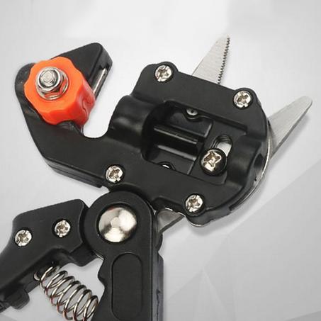 مقص تقليم الاشجار