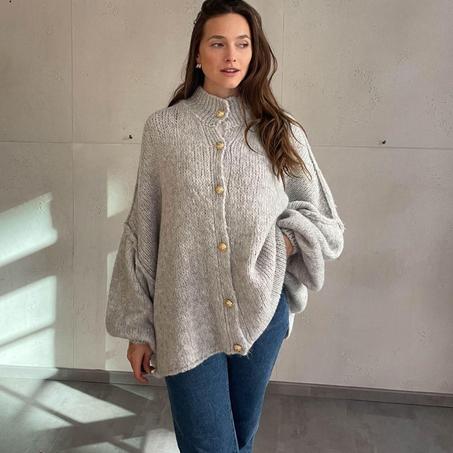 Cardigan oversize con bottoni