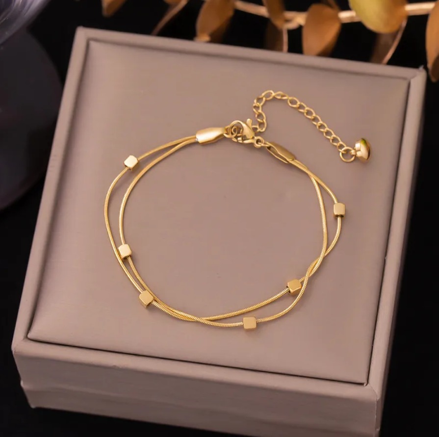 Bracelet Plaqué Or Élégant – Chaîne Fine et Perles Modernes