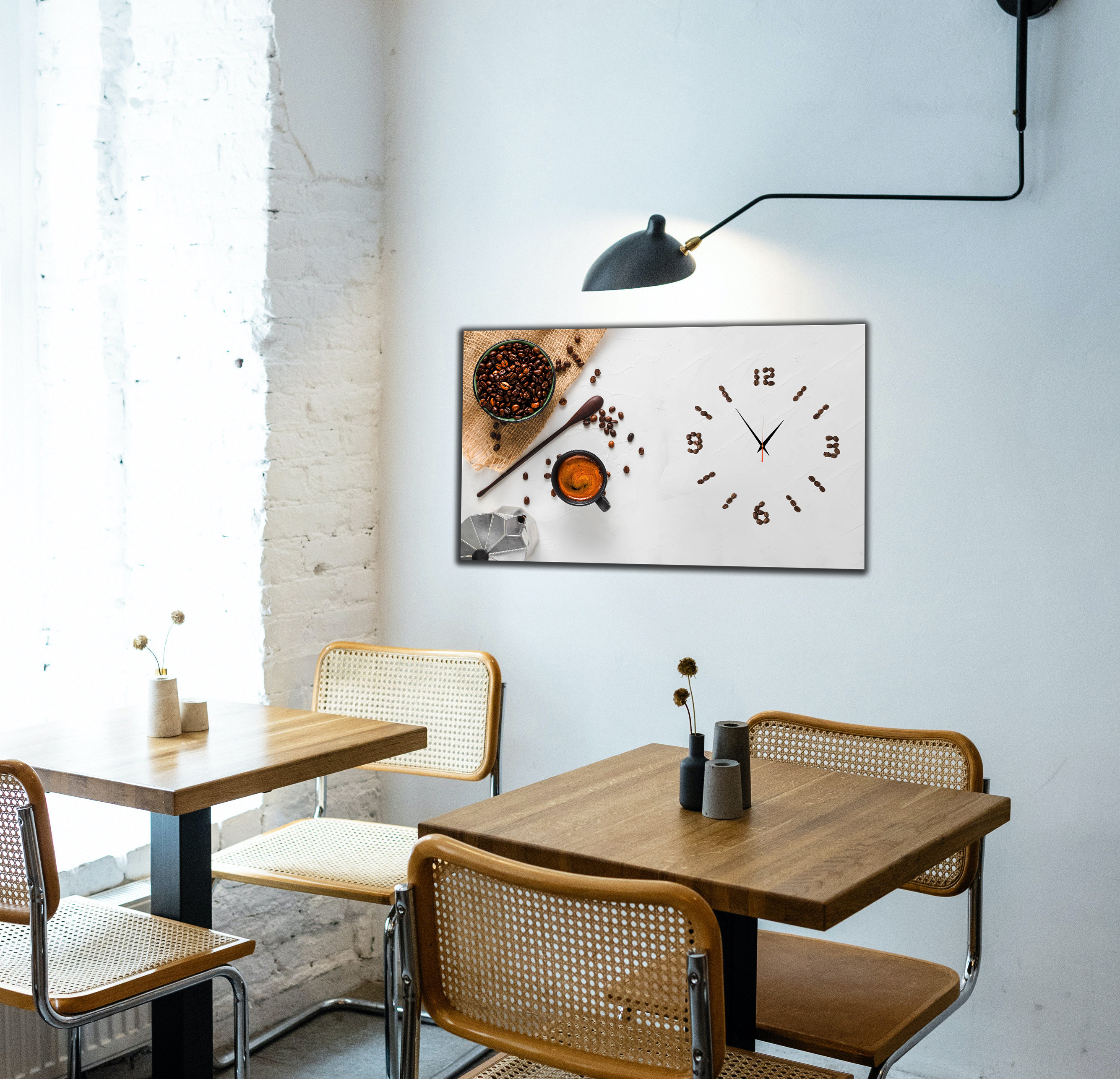 Horloge et Tableaux Café pour une Atmosphère Inspirante