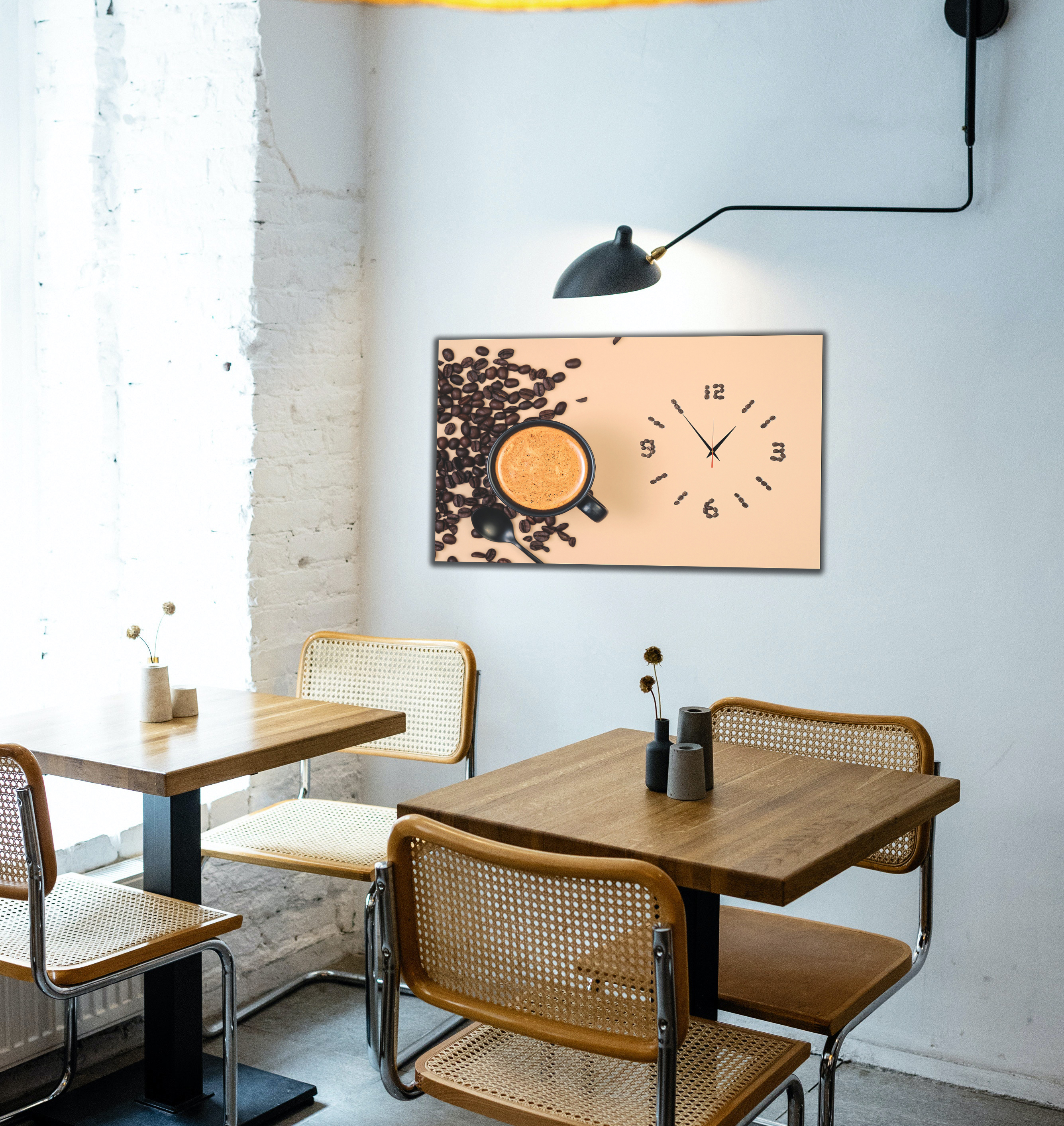 Horloge et Tableaux Café pour une Atmosphère Inspirante