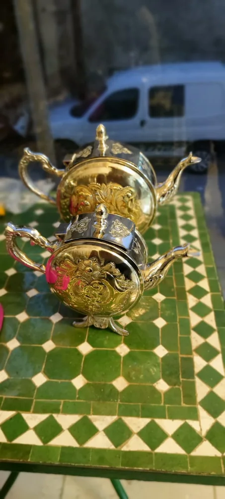 ترية من النحاس تحمل 12مصباح