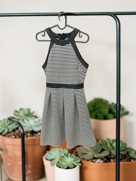 Robe rayée noire & blanche – Taille M
