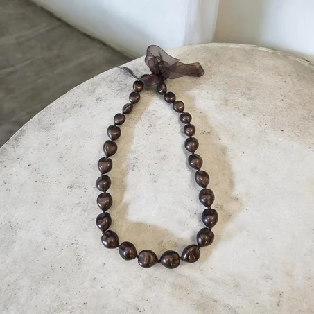 Collier perles noires satinées
