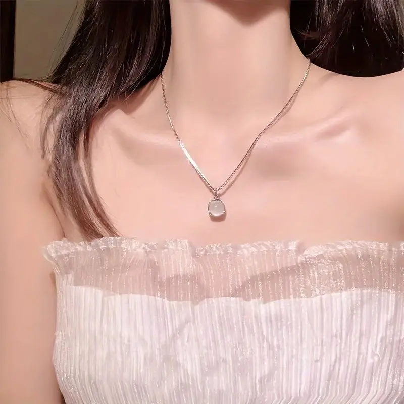 Collier pierre de lune – Élégant et minimaliste