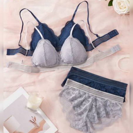 طقم ملابس داخلية نسائي مريح: حمالة صدر بدون أسلاك وسروال داخلي مزين بالدانتيل الزهري، مكونة من قطعتين.